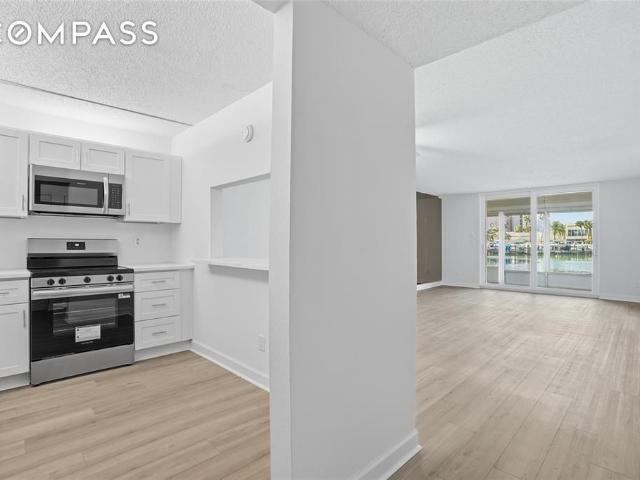 Condo for sale in South Pasadena, Florida