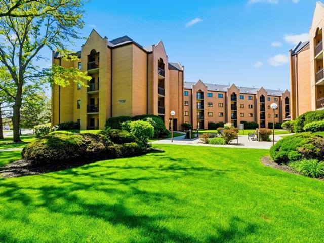 Condo for sale in Harwood Heights, Illinois