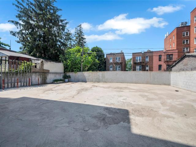 Condo for sale in Elmhurst