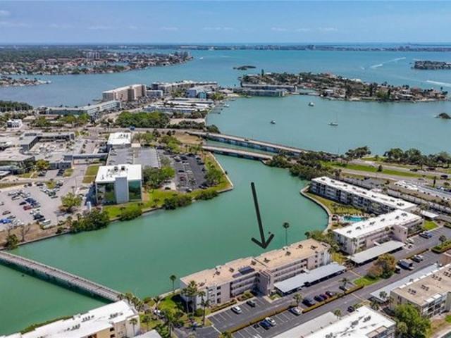 Condo for sale in South Pasadena, Florida