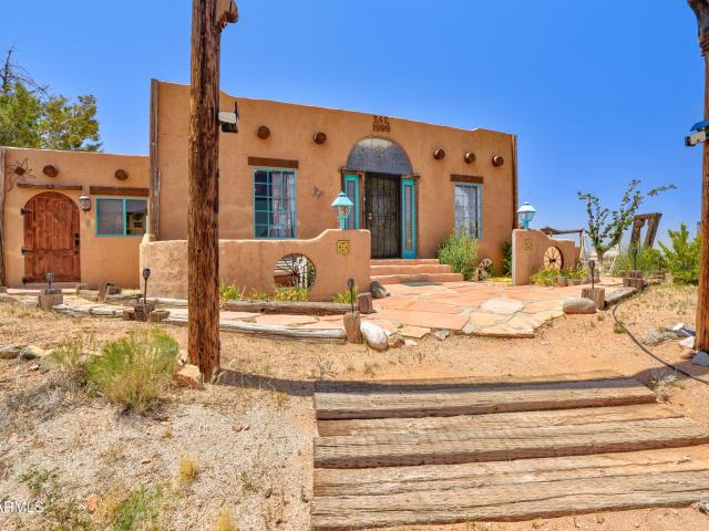 House for sale in Kirkland, Arizona