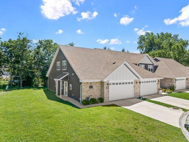 Townhouse for sale in Justice, Illinois