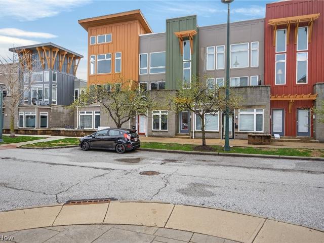 Condo for sale in Detroit - Shoreway, Cleveland