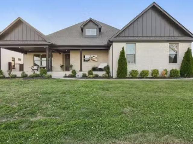 House for rent in Benton