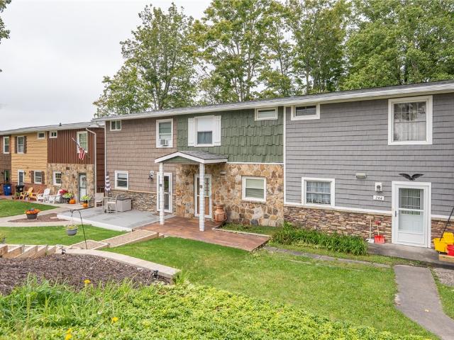 Townhouse for sale in Somerset, Pennsylvania