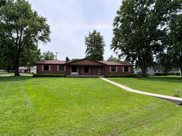 House for sale in Flora, Illinois