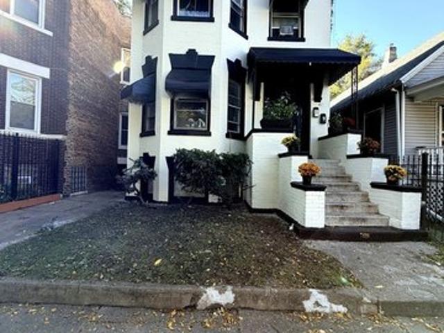 House for sale in Chicago, Cook County