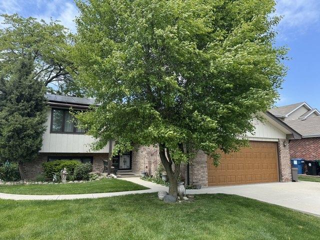 House for sale in Bridgeview, Illinois