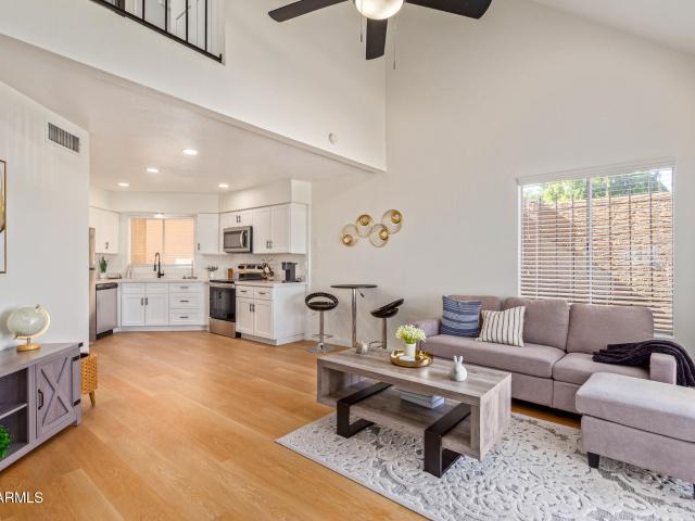 Townhouse for sale in Glendale, Arizona