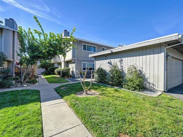 Townhouse for sale in Carmichael, California