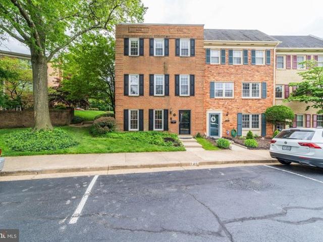Townhouse for sale in Virginia