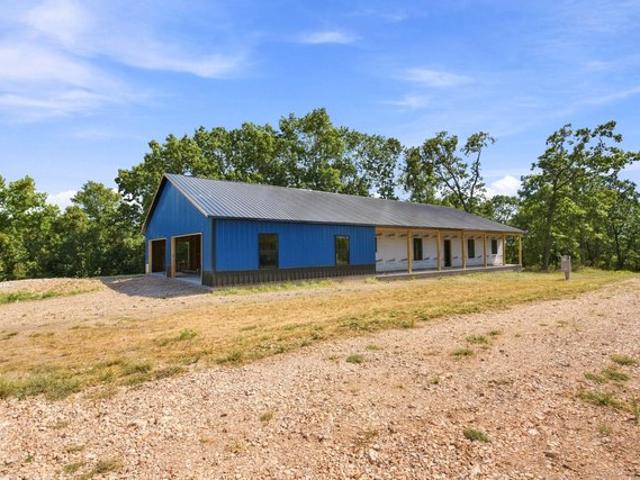 House for sale in Pineville, McDonald County