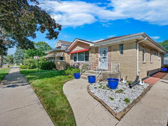 House for sale in Westchester, Cook County
