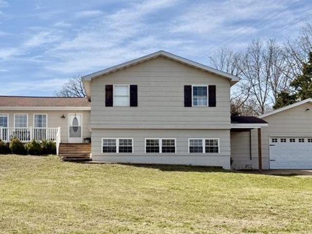 House for sale in Gainesville, Missouri