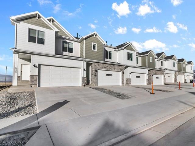Townhouse for sale in Cache, Utah