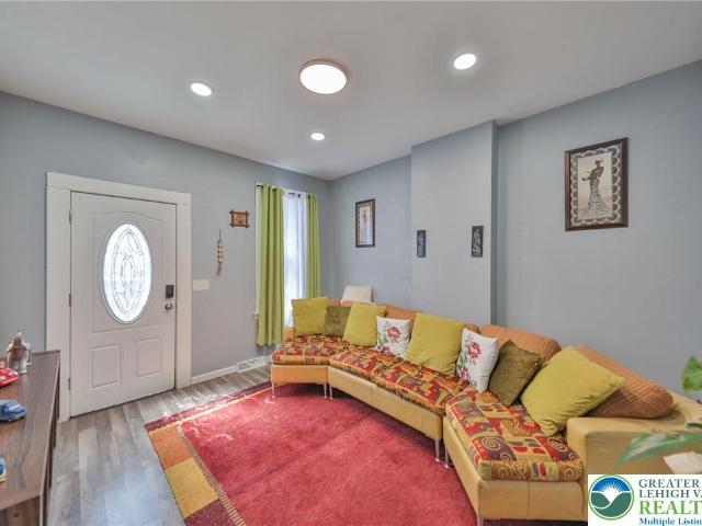 Townhouse for sale in Easton, Pennsylvania