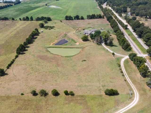 House for sale in Seligman, Barry County