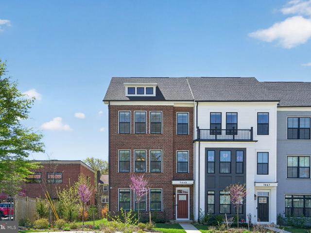 Townhouse for sale in Virginia