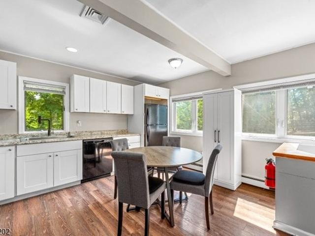 House for sale in Glasser, New Jersey