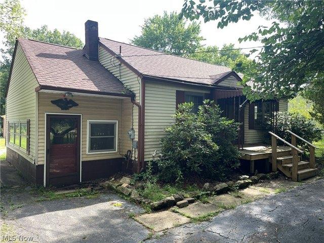 House for sale in Mineral Ridge, Weathersfield Township
