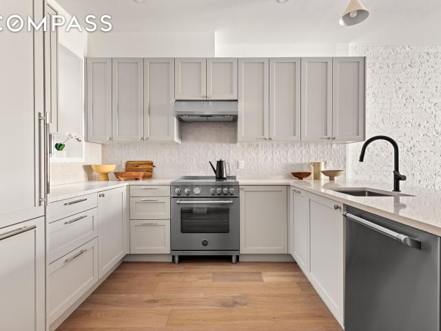 Condo for sale in Arverne, New York