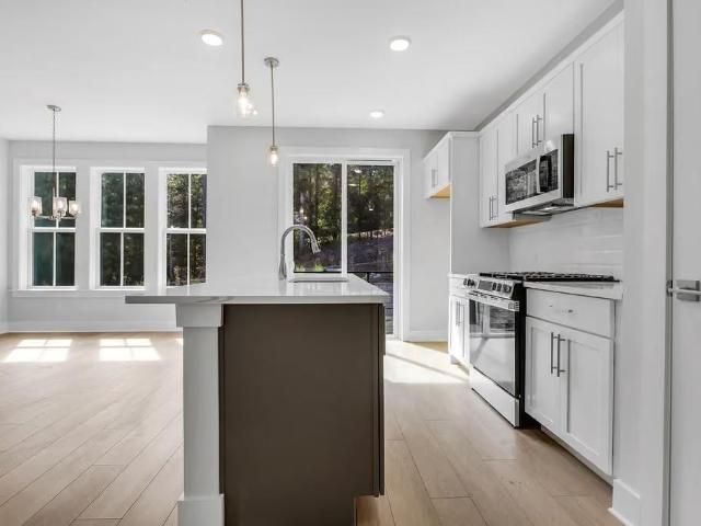 Condo for sale in Suwanee, Gwinnett County