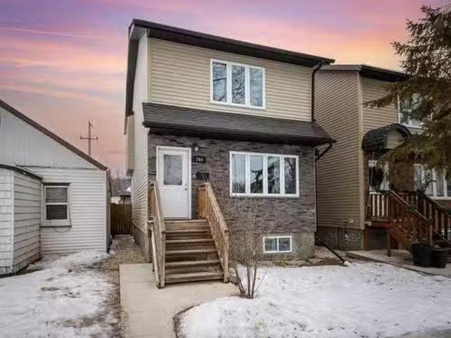 House for sale in East St. Paul, Manitoba