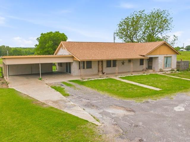 House for sale in De Leon, Texas