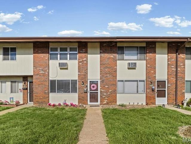 Condo for sale in Hazelwood, Missouri