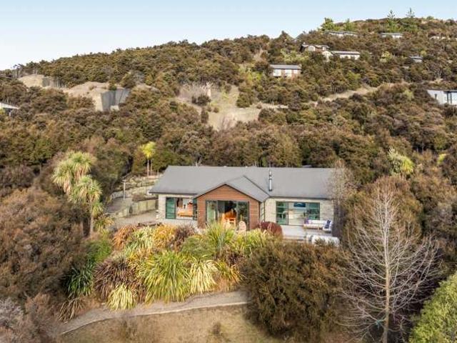 House for sale in Otakou