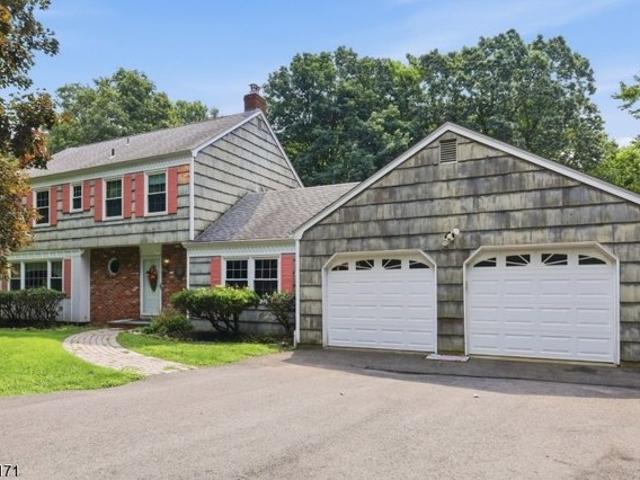 House for sale in Lebanon, New Jersey