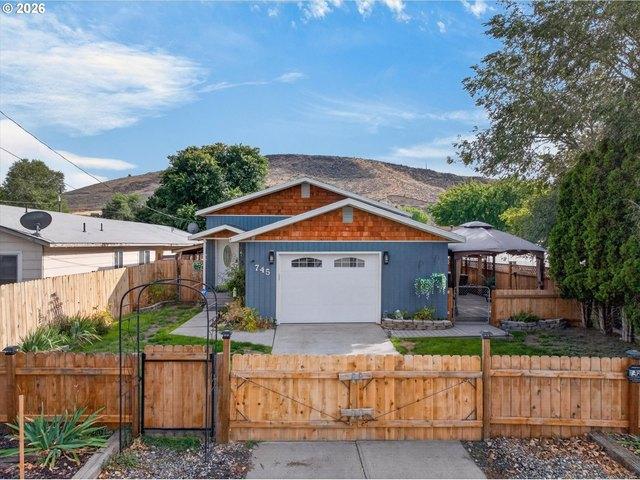 House for sale in Baker City, Baker County