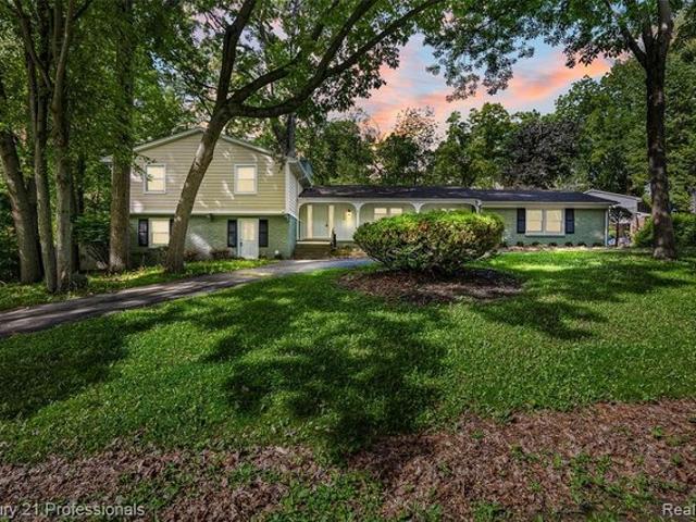 House for sale in Bloomfield Hills, Michigan