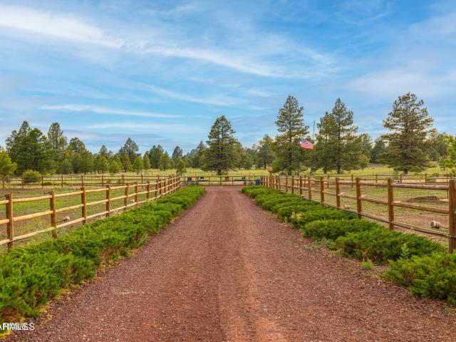 House for sale in Parks, Arizona