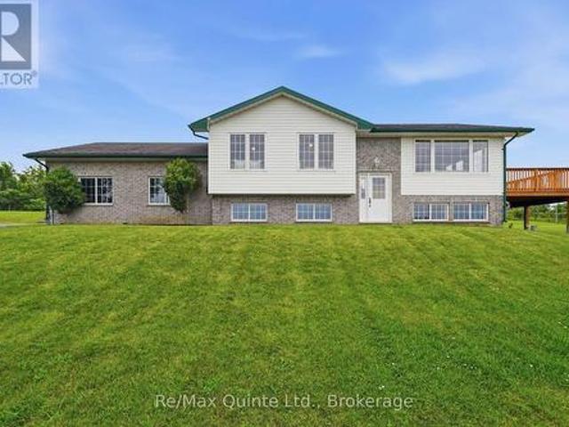 House for sale in Ontario
