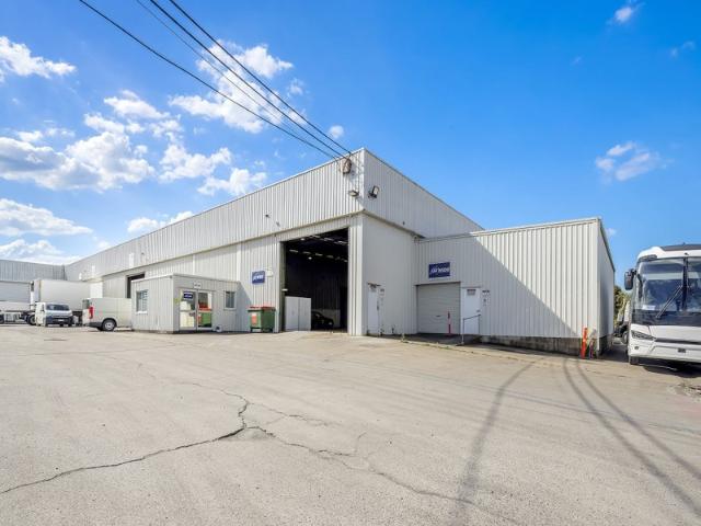 Warehouse for rent in Toombul, Queensland