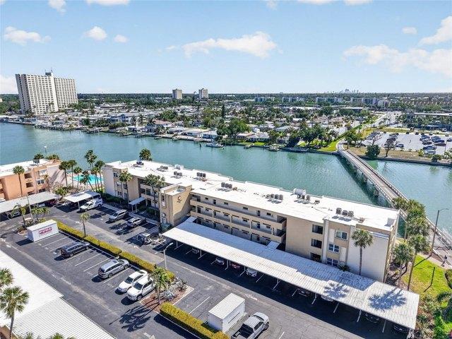 Condo for sale in South Pasadena, Florida