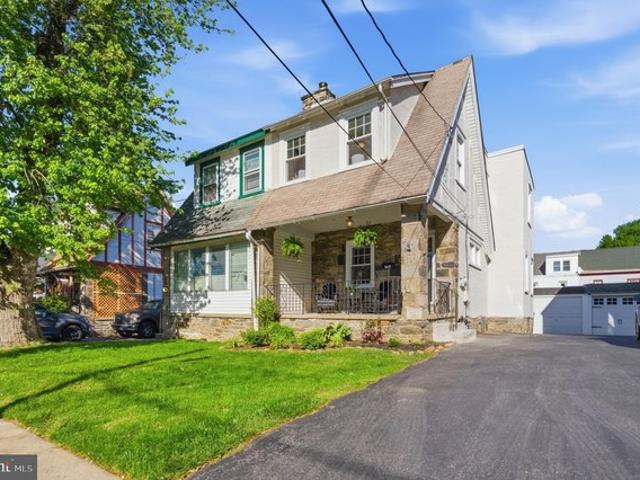 Townhouse for sale in Ardmore, Pennsylvania