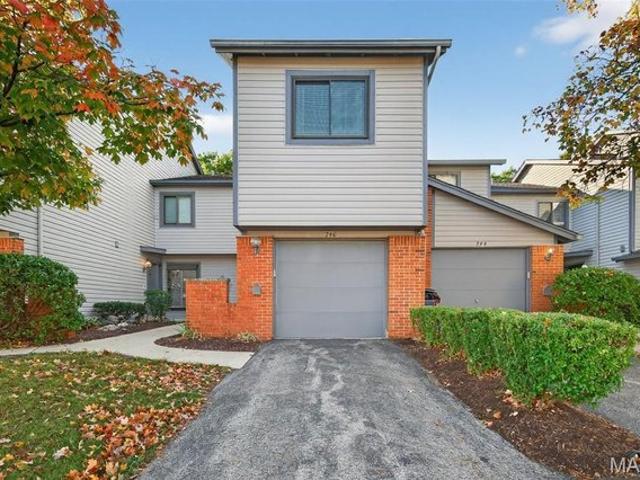 Townhouse for sale in Ballwin, Missouri