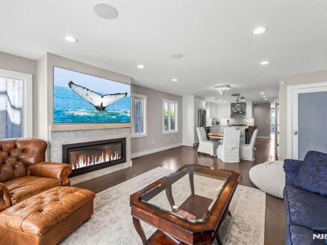 Duplex for sale in Edgewater