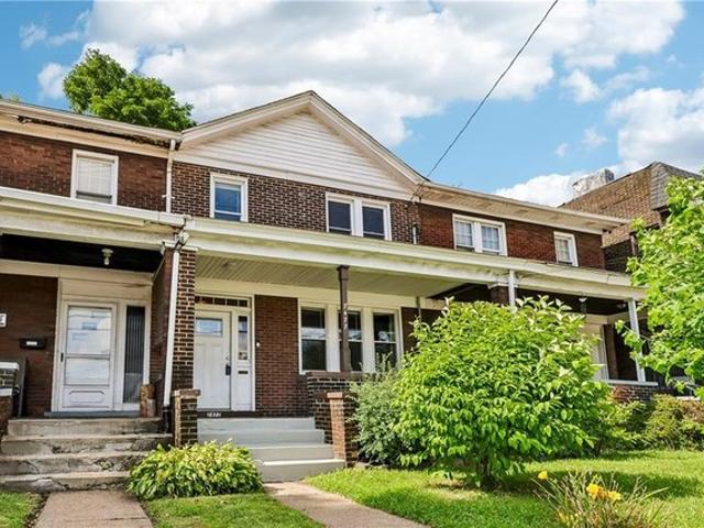 Townhouse for sale in Pittsburg, Pennsylvania