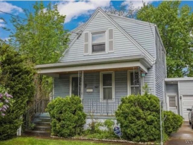 House for sale in City of Niagara Falls, Niagara County