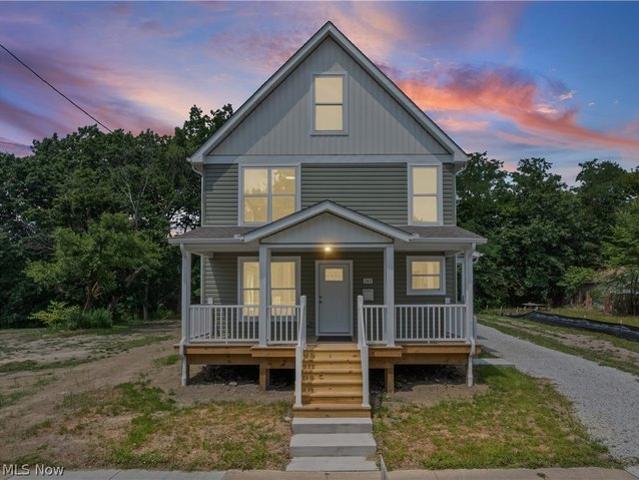 House for sale in Summit, Ohio