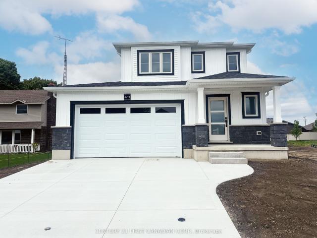 House for sale in Plympton–wyoming, Ontario