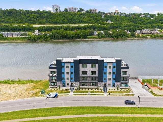 Condo for sale in Campbell, Kentucky