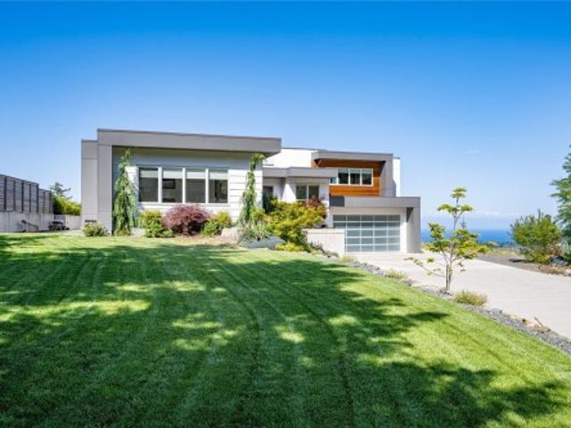 House for sale in Lantzville, British Columbia