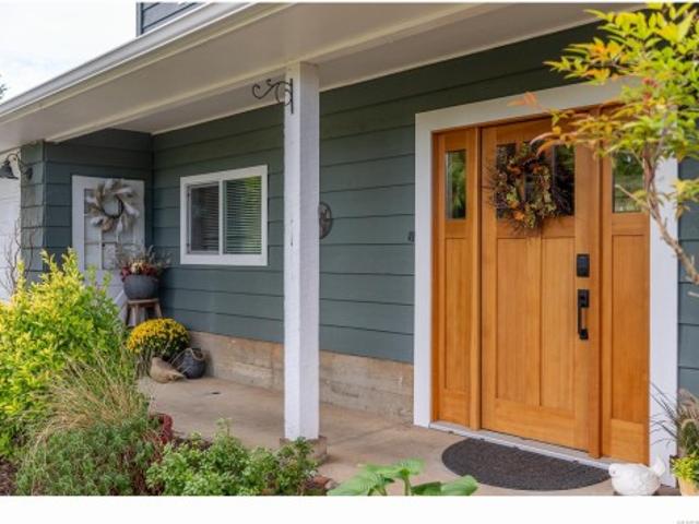 House for sale in Lantzville, British Columbia