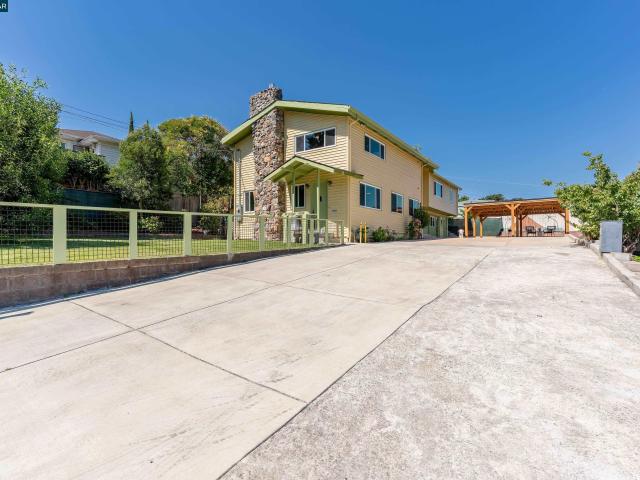 House for sale in Pinole, California