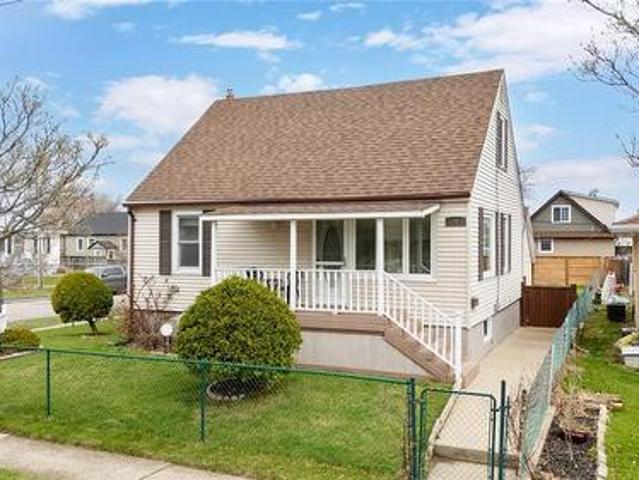 House for sale in Brights Grove, Ontario