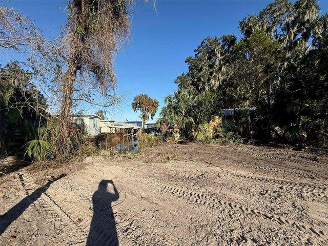 Land for sale in Lake Panasoffkee, Florida